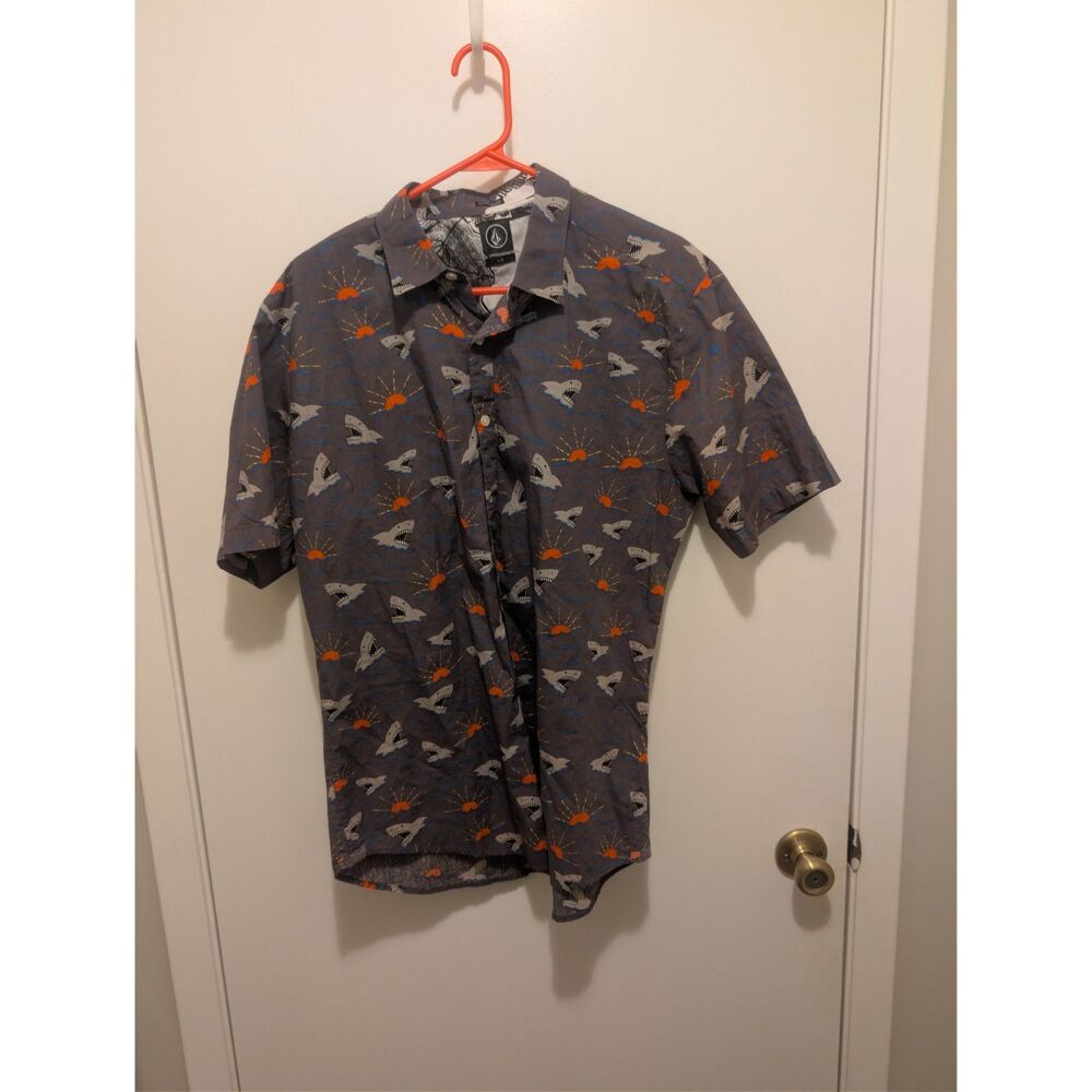 Volcom "Sharks SS" Casual Short Sleeve Summer Button Up Shirt – Men's Large